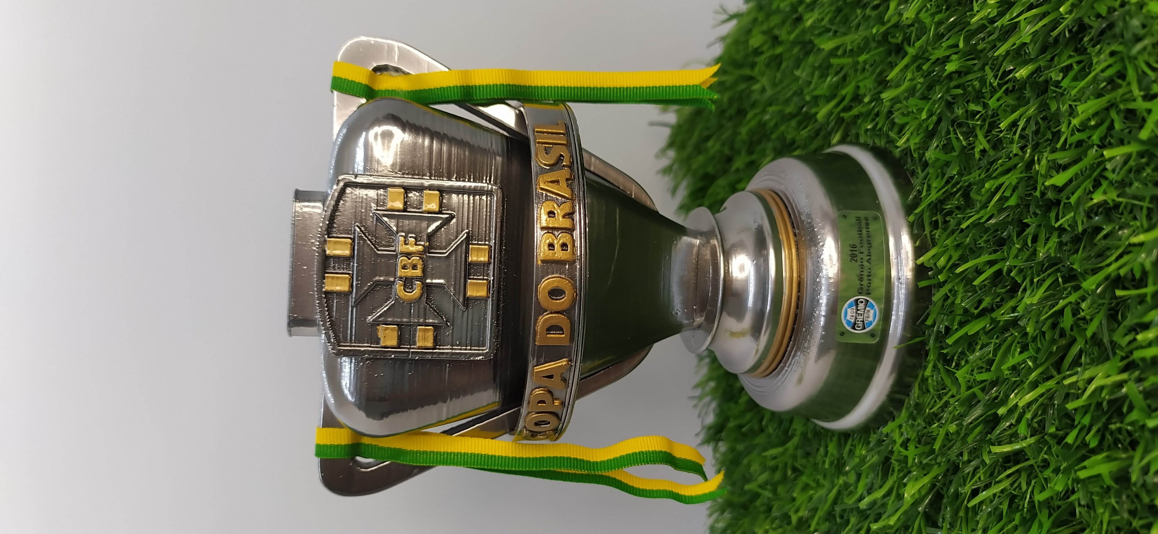 Miniatura taça (troféu) Copa do Brasil  - 2016 