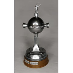 Miniatura taça (troféu) Copa Libertadores da América - 1963 - 12 cm por encomenda